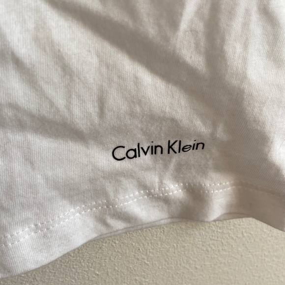 Calvin Klein Men’s Basic V-neck White Tee BN - Picture 3 of 5